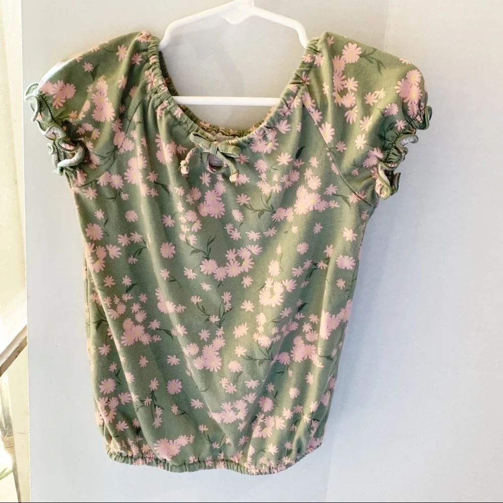 The Children’s Place Girl blouse olive & pink flowers. Size 5/6